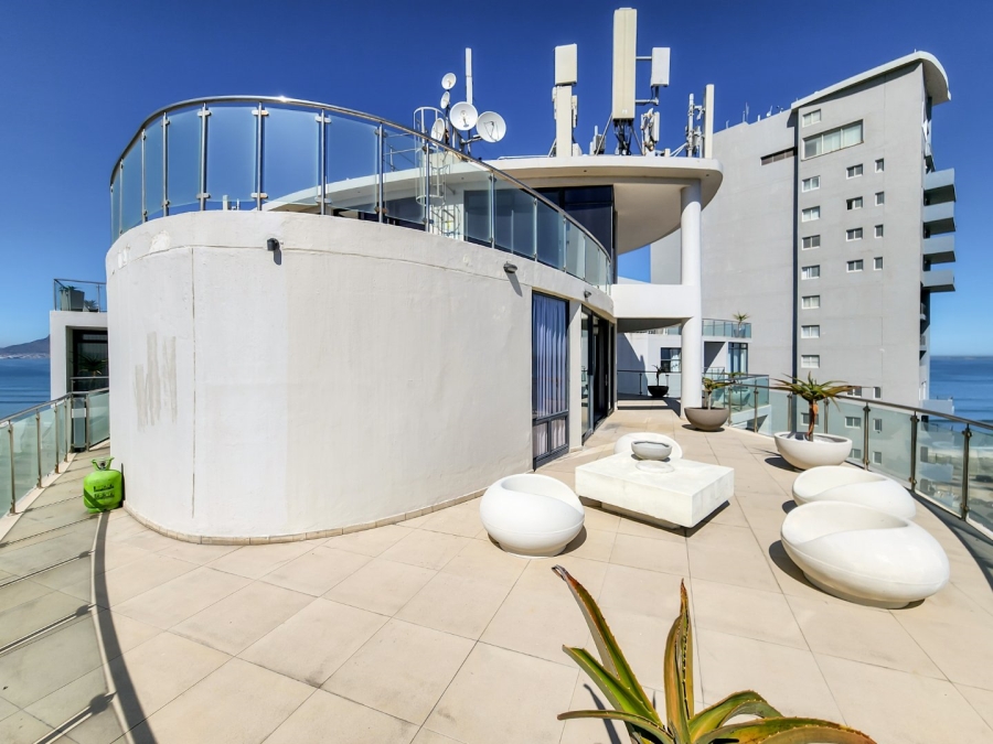 4 Bedroom Property for Sale in Waves Edge Western Cape